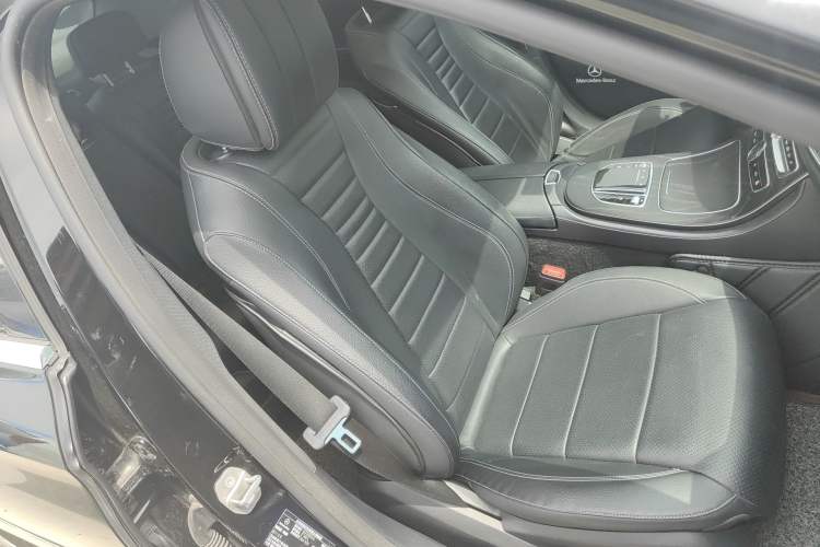 Used Mercedes-Benz E-Class 2019 Restyled E 300 L Sporty and Stylish Edition Right Front Seat