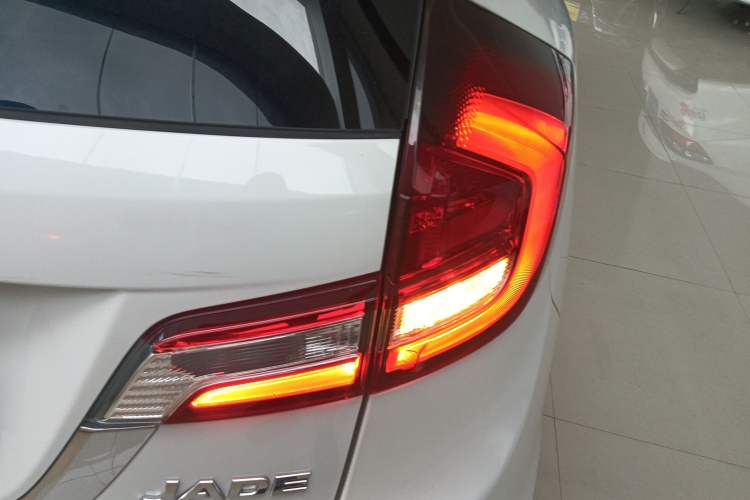 Used Honda Jade 2020 1.8L automatic Comfort version Exterior 6