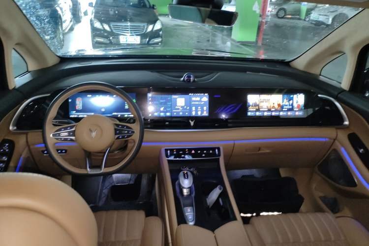 Used VOYAH Dream 2024 PHEV Ultra-Long Range Flagship Edition