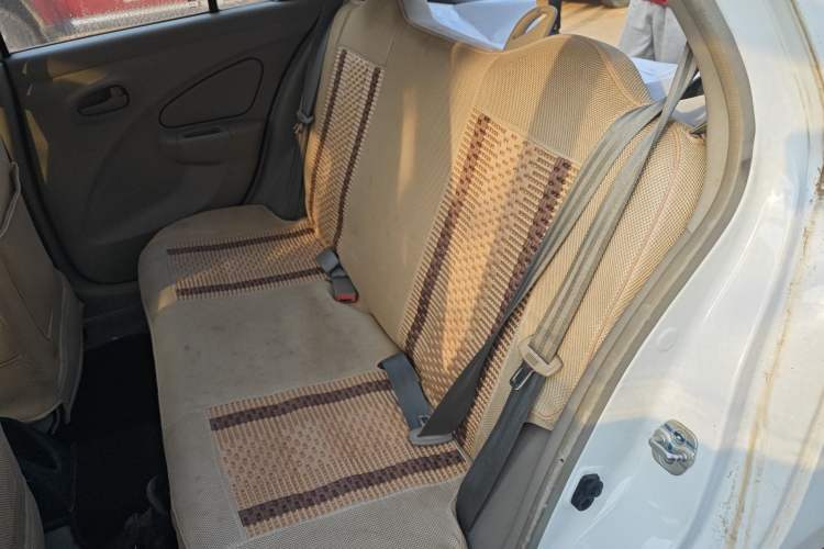 Used Venucia R30 2014 1.2L Manual Enjoyment Edition