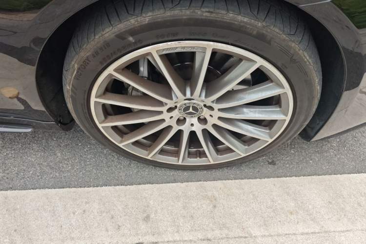 Used Mercedes-Benz S-Class 2018 S 450 L 4MATIC Right Front Wheel Hub