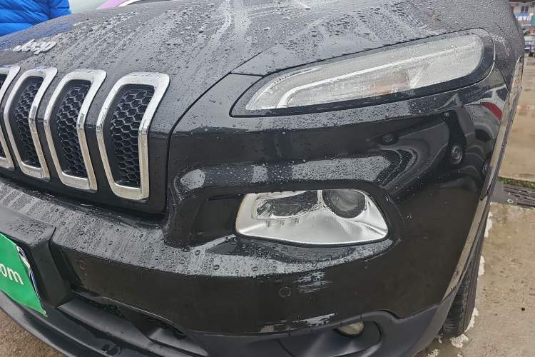 Used Jeep Cherokee 2016 2.4L Leading Edition
