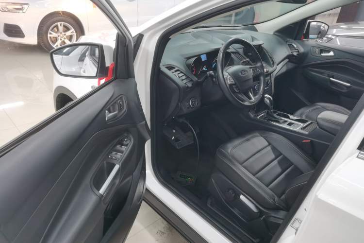 Used Ford Kuga 2019 EcoBoost 180 Two-Wheel-Drive Platinum Edition China VI Standard
