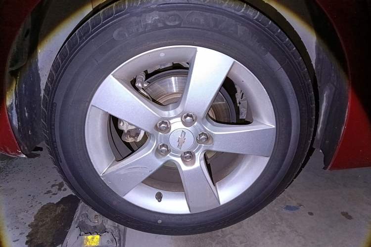 Used Chevrolet Cruze 2013 1.8L SE AT Right Front Wheel Hub