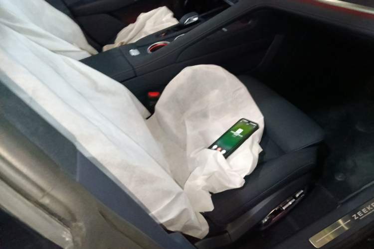 Used Zeekr 001 2026 Model 103° Rear-Drive Max Version Right Front Seat