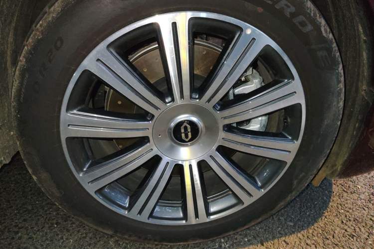 Used Hima AITO M8 2025 Extended-Range Max+ Version 53.4 kWh 6-Seater Edition
