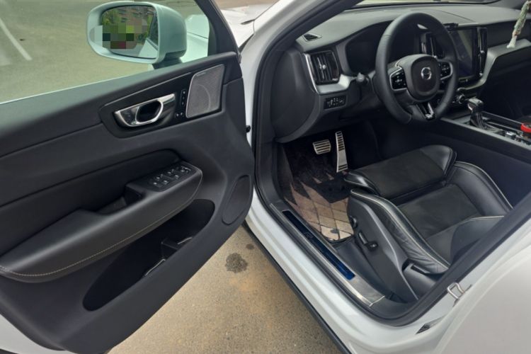 Used Volvo XC60 2019 T5 4x4 Zhiyuan Sport Edition China V Standard Interior 3