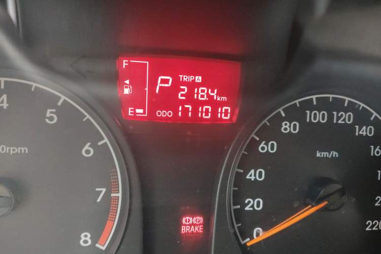 Used Hyundai Verna (older generation) 2014 1.4L Automatic Smart GLS Odometer Close Up