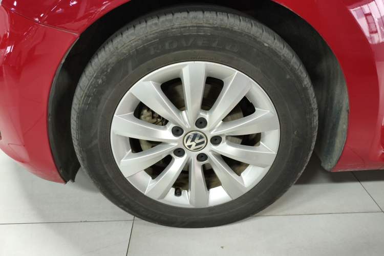 Used Volkswagen Beetle 2015 180TSI model
