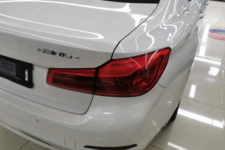 Used BMW 5 Series New Energy 2020 530Le Luxury Package Right Rear Taillight