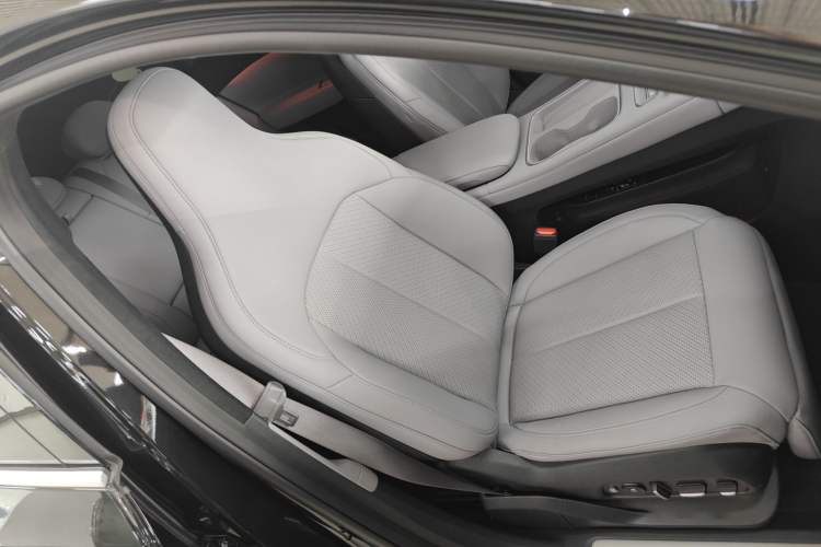 Used Nio EC6 2024 75 kWh