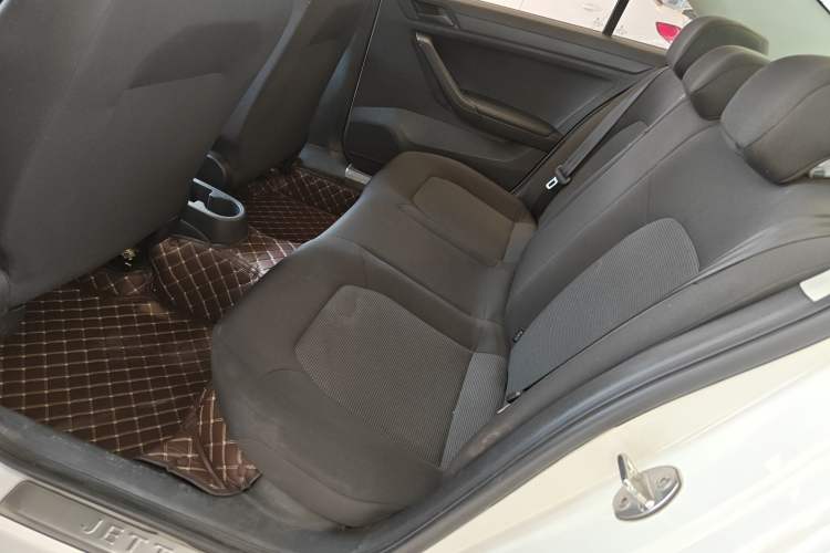 Used Volkswagen Jetta 2017 1.4L Manual Fashion Edition