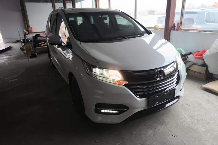 Used Honda Odyssey 2018 2.4L Smart Edition Front Right 45 Deg