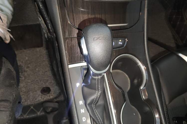 Used Buick Verano 2019 Sedan 20T Dual-Clutch Leading Model Gear Lever