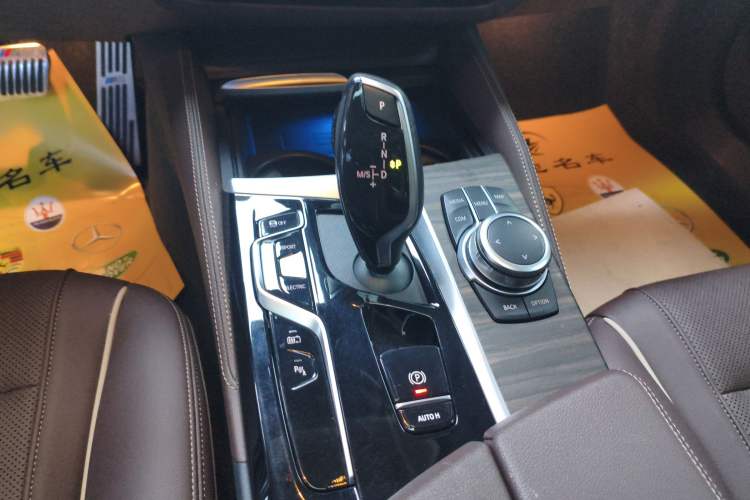 Used BMW 5 Series New Energy 2022 Updated Version 535Le Luxury Package Gear Lever