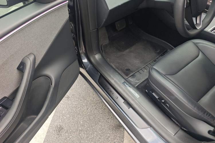 Used Tesla Model 3 2023 Rear-Wheel-Drive Version
