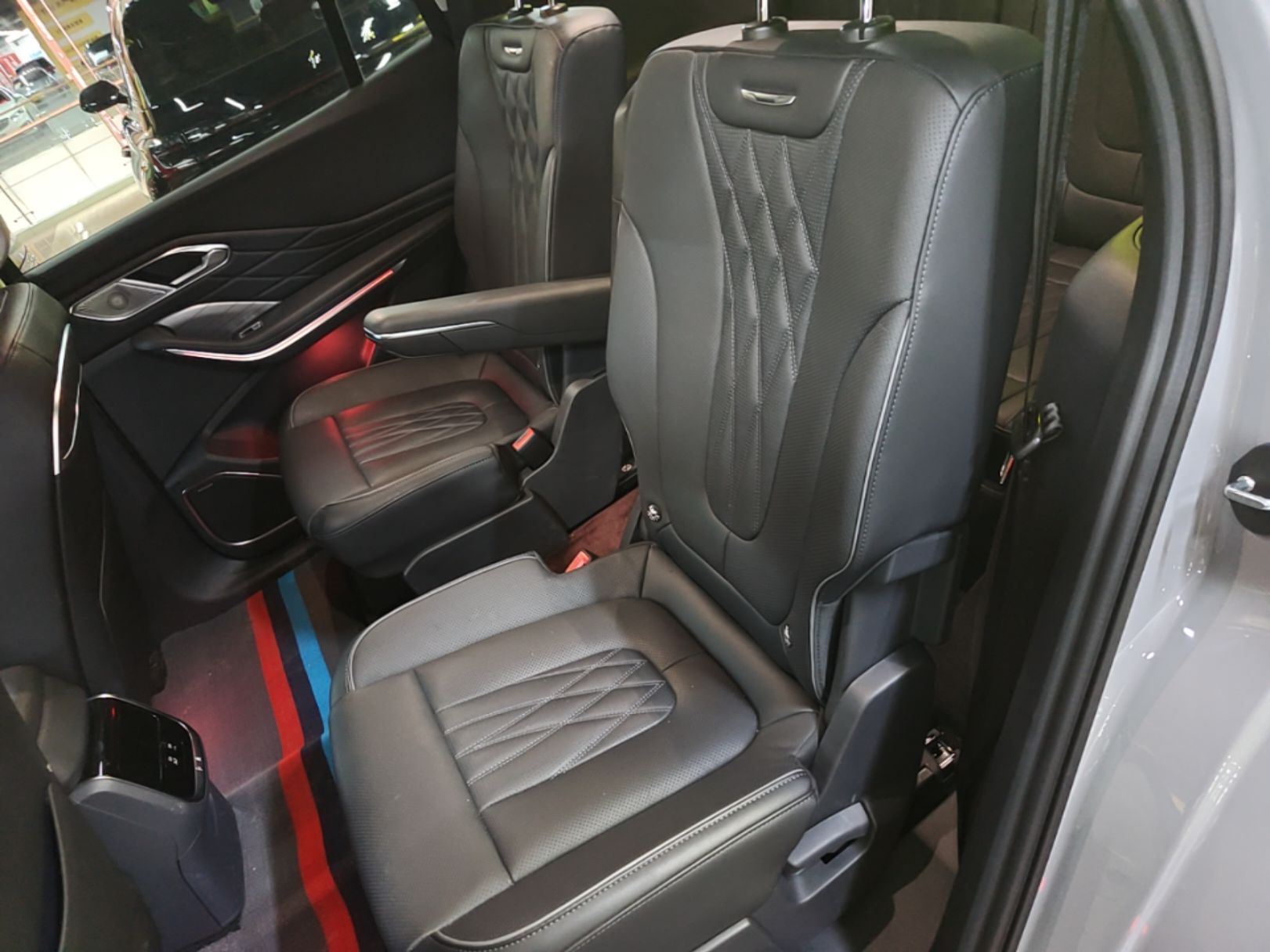 Hongqi HS7 PHEV 2024 2.0T PHEV Four-Wheel-Drive Flagship Edition 6 Seats — снимка 20