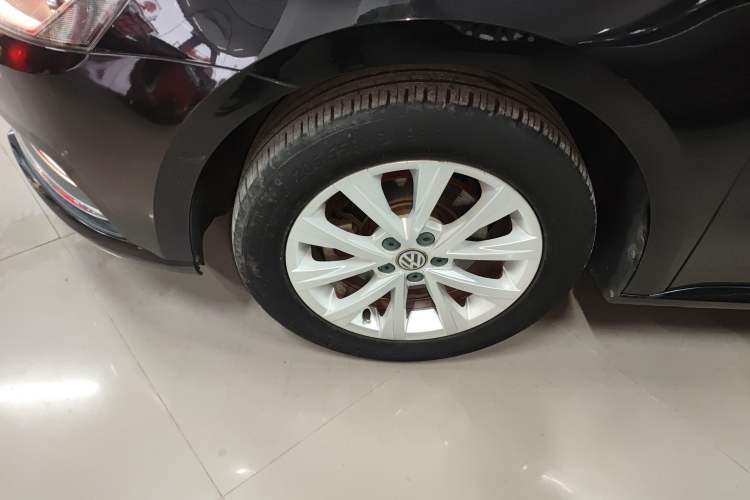 Used Volkswagen Lavida 2017 1.6L Manual Comfort Edition
