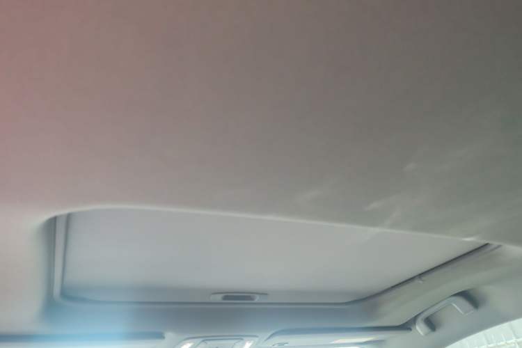 Used Toyota Granvia 2024 2.5L Hybrid Prestige PLUS Four-Wheel Drive Version Headliner