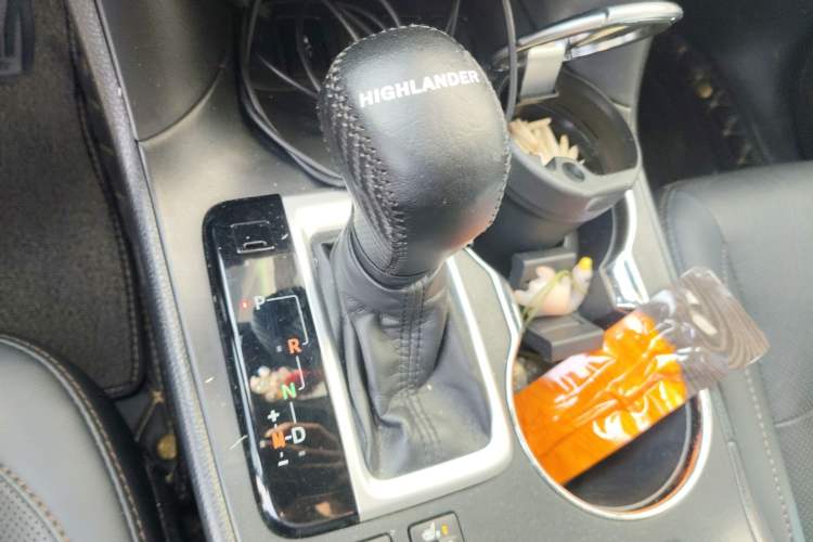 Used Toyota Highlander 2018 2.0T Two-Wheel Drive Prestige Version 7 Seats China V Emission Standard