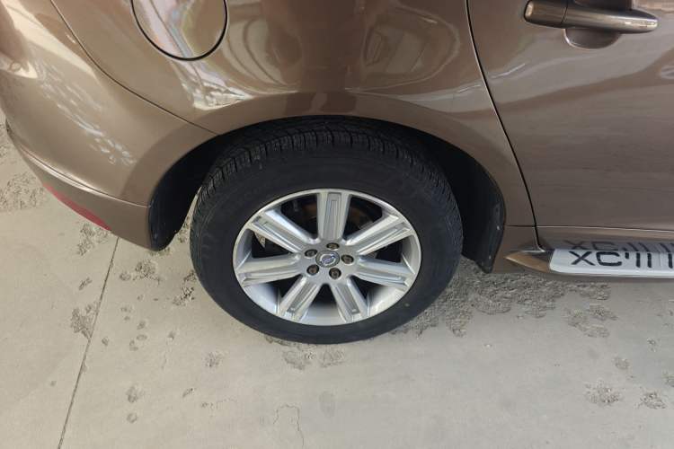 Used Volvo XC60 2017 T5 AWD Smart Upgrade Edition Right Rear Wheel Hub