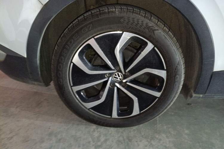 Used Volkswagen ID.4 X 2022 Pure Smart Edition Right Rear Wheel Hub