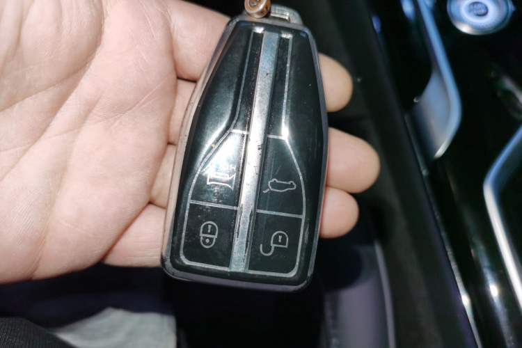 Used Hongqi HS5 2022 Revised Version 2.0T Smart Connect Flagship Edition
