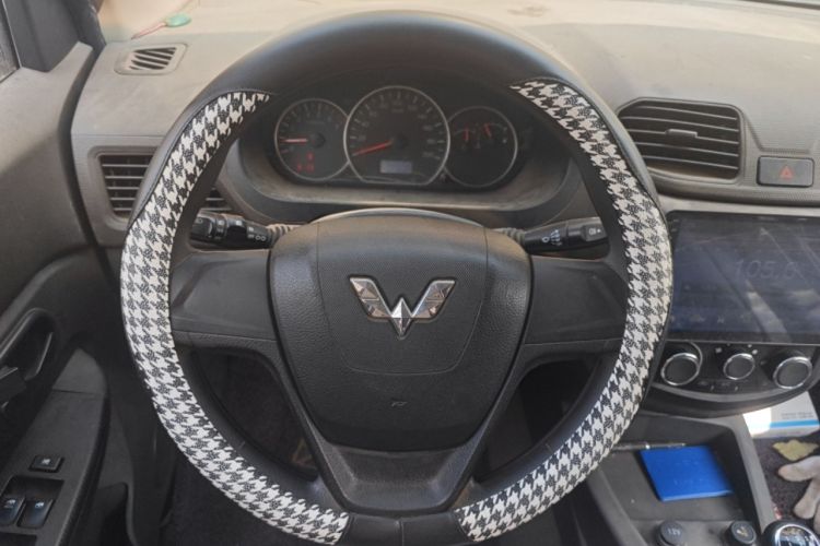 Used Wuling Hongguang 2015 1.5L S Base Model China IV
