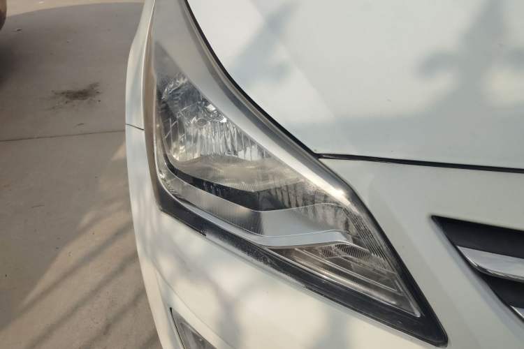 Used Hyundai Verna (older generation) 2014 1.4L Manual Smart GLS Trim
