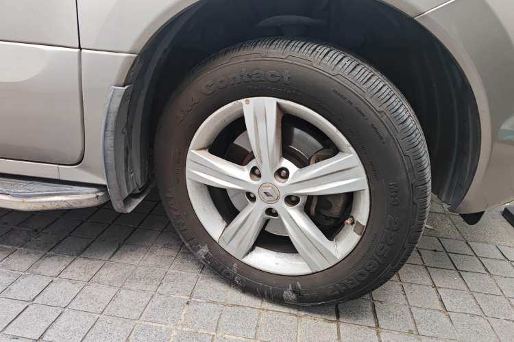 Used Renault Koleos 2012 2.5 4x4 Urban Edition Right Front Wheel Hub