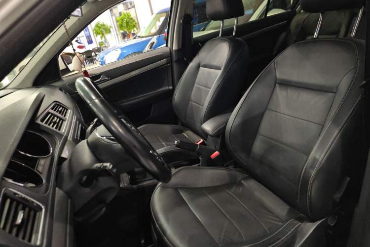 Used Volkswagen Lavida 2015 1.6L Automatic Comfort Edition Left Front Seat