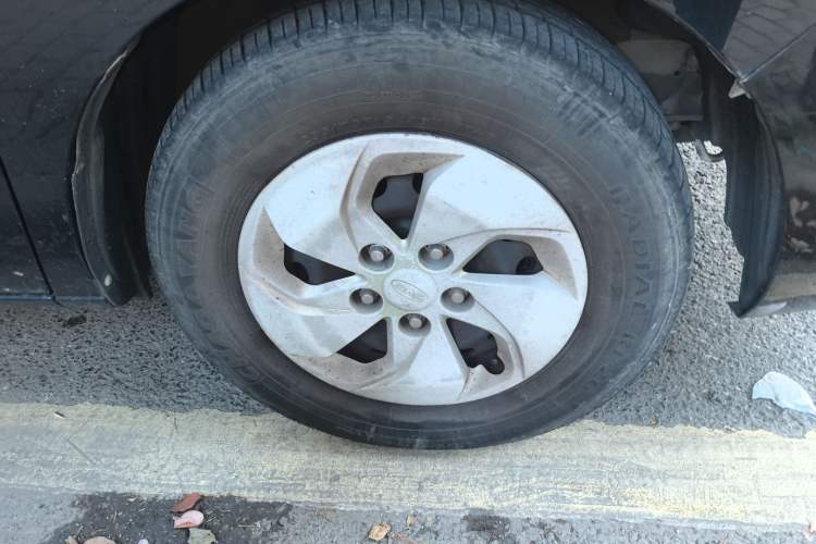 Used JAC Refine M4 2019 Business & Travel Series 2.0L Manual Speed Edition China VI Standard Right Front Wheel Hub