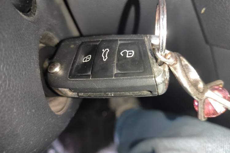 Used Volkswagen Golf 2017 1.6L Automatic Comfort Million-Vehicle Anniversary Edition Vehicle Key