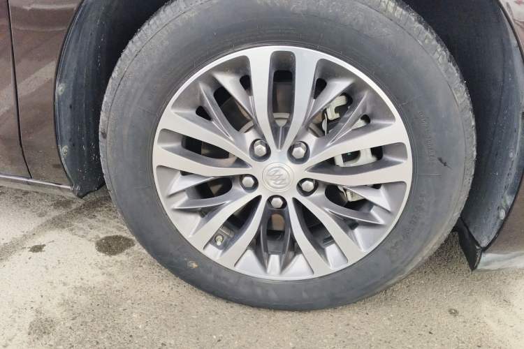 Used Buick GL8 2020 ES Land Cruiser 653T Luxury Edition Right Front Wheel Hub