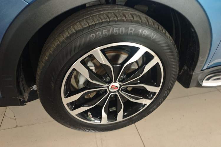 Used Roewe RX5 2016 20T Two-Wheel Drive Automatic Internet Smart Edition Left Front Wheel Hub