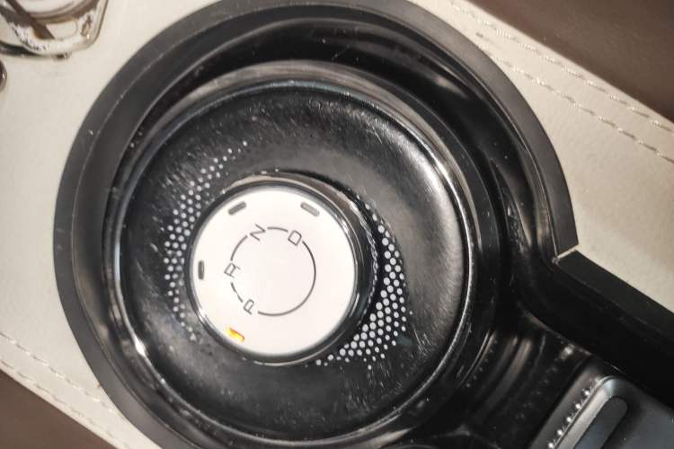 Used Wuling Bingo 2023 333 km Lingxi Connected Version Gear Lever