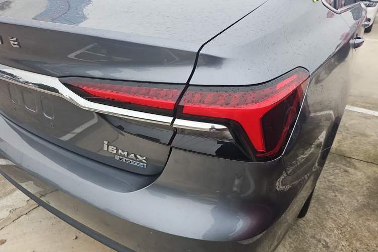 Used Roewe i6 MAX 2020 300TGI Automatic "Swell Cool Smart Drive" Edition
