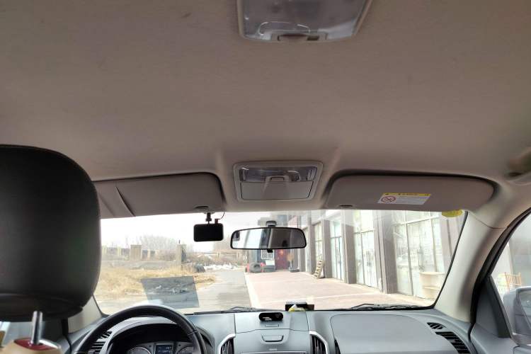 Used Isuzu D-MAX 2015 2.5T Four-Wheel Drive Automatic Ultra-Luxury Version 4JK1 Headliner