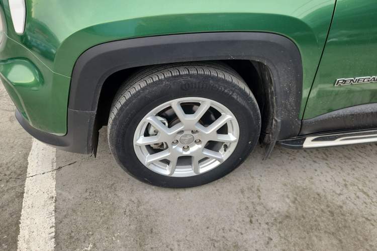 Used Jeep Renegade 2019 220T Automatic Elite Edition Left Front Wheel Hub