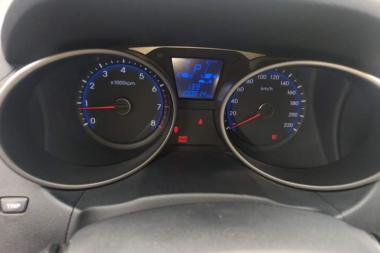 Used Hyundai ix35 2012 2.0L Automatic 4x4 Prestige Edition GLS Odometer Close Up