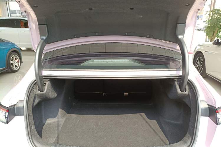 Used AION RT 2025 650 LiDAR Edition Trunk