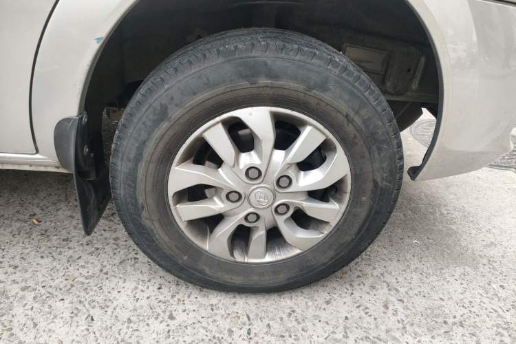 Used SAIC MAXUS Xintu V80 2021 2.0T AMT Classic Aoyuntong Short Wheelbase Mid-Roof 5/6-Seater