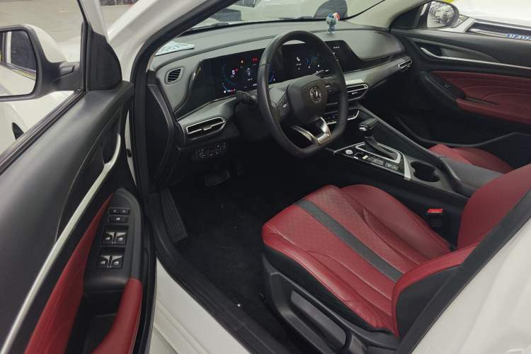 Used Changan Eado 2021 PLUS Blue Whale NE 1.4T GDI DCT Prestige Model
