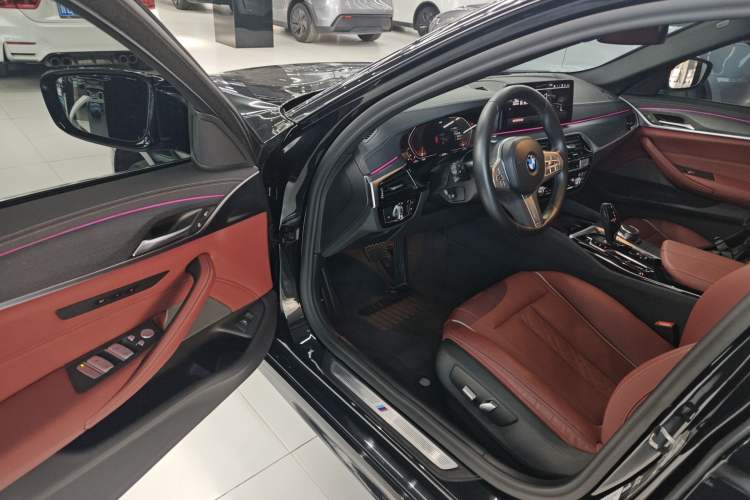 Used BMW 5 Series 2023 530Li Leading Model M Sport Package Driver Seat