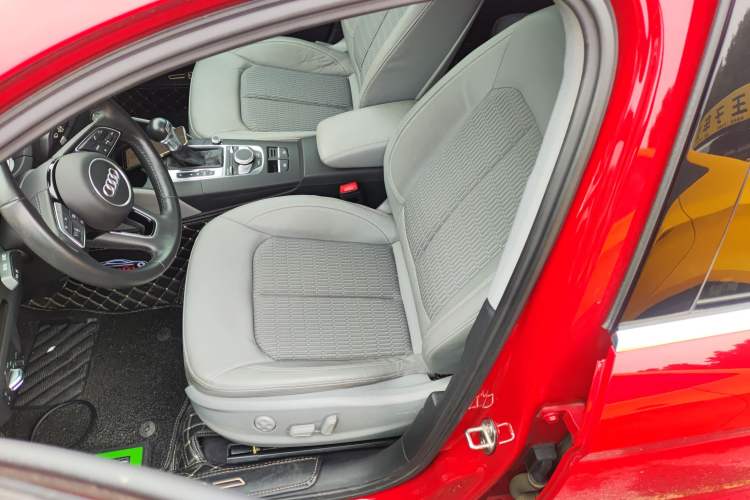 Used Audi A3 2019 Limousine 35 TFSI Fashion Edition China VI Emission Standard Left Front Seat