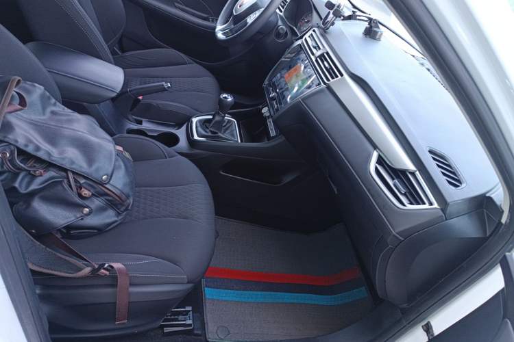 Used Roewe i5 2020 1.5L Manual 4G Connect Luxury Edition