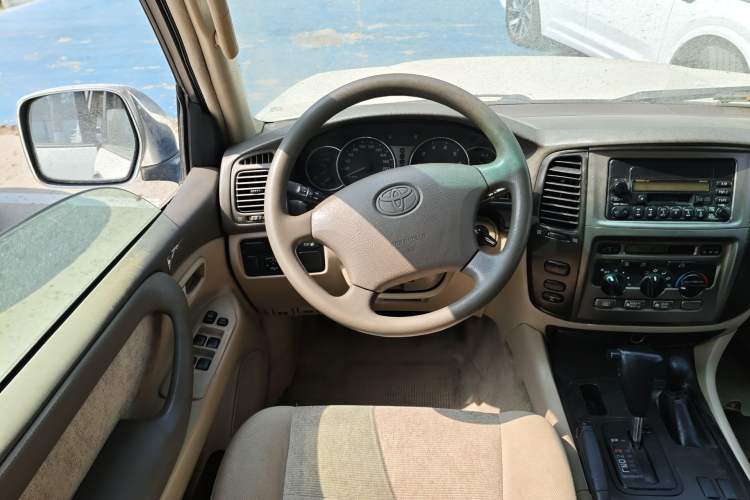Used Toyota Land Cruiser 2005 4.5L Automatic GX Steering Wheel