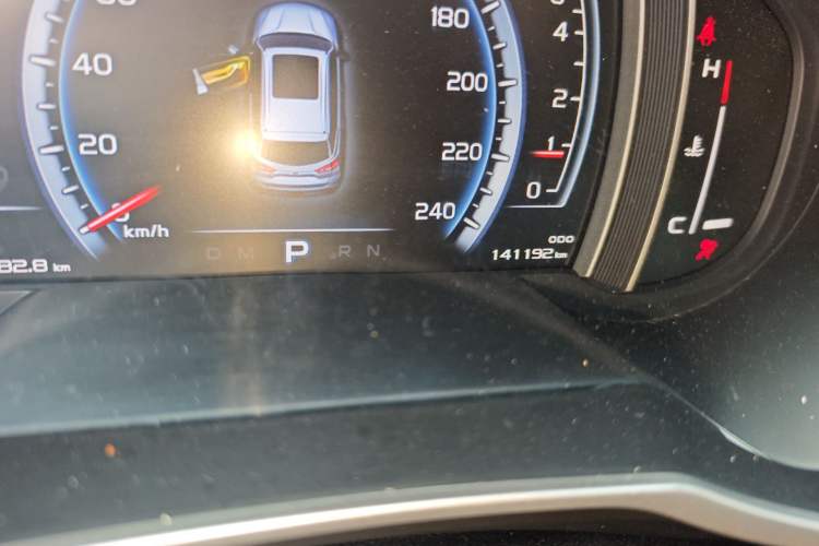 Used Geely Auto Emgrand X7 Sport 2016 1.8TD Automatic Smart Model Odometer Close Up