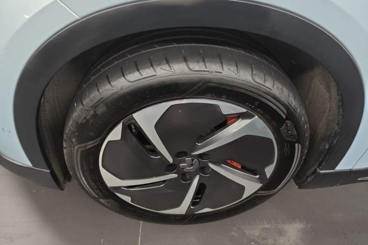 Used Nio ES6 2023 75 kWh Left Front Wheel Hub