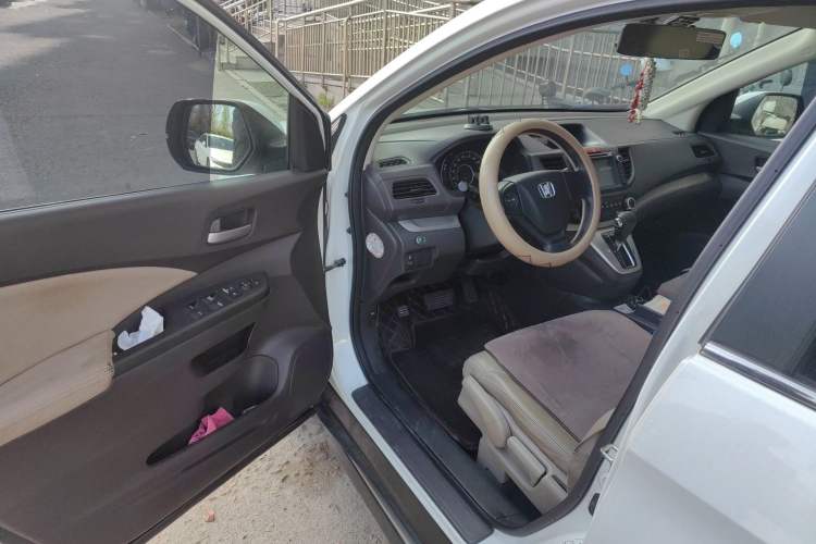 Used Honda CR-V 2012 2.0L two-wheel drive urban version